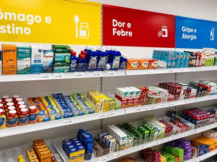 Gôndola de medicamentos isentos de prescrição