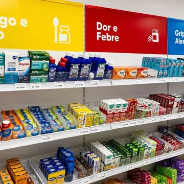 Gôndola de medicamentos